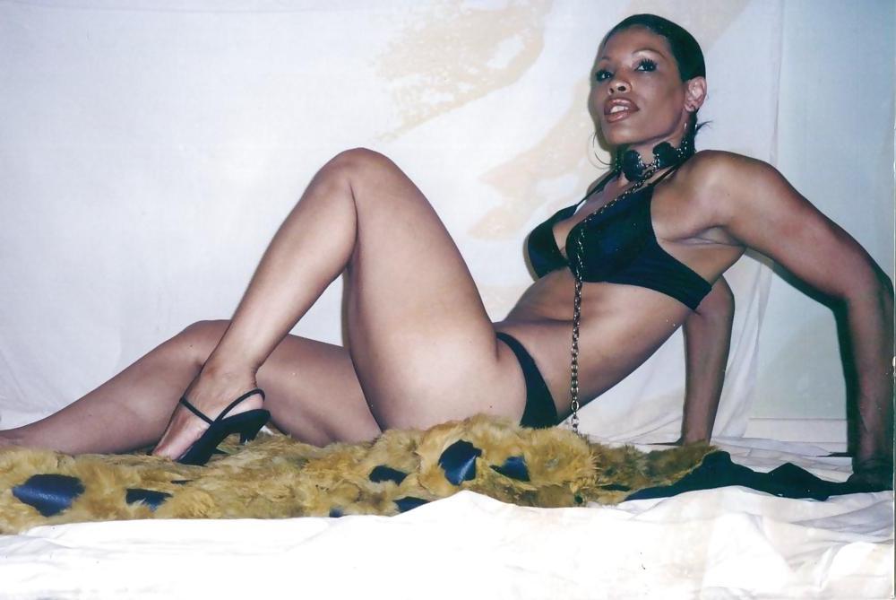 16P Black Wife In Lingerie