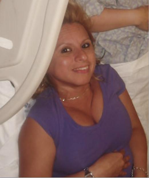 6P Latina cum dumpster 6 - would you fuck this puta?