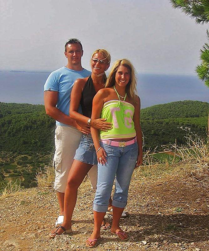 25P Naked scandal milfs and matures