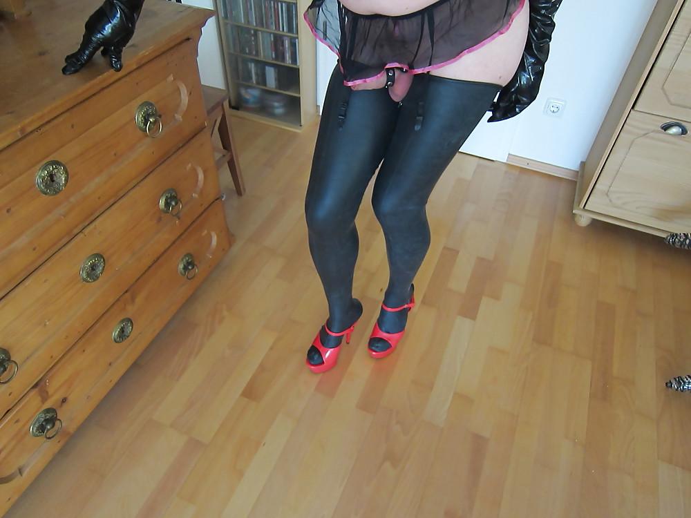 25P Me in latex heels and cum