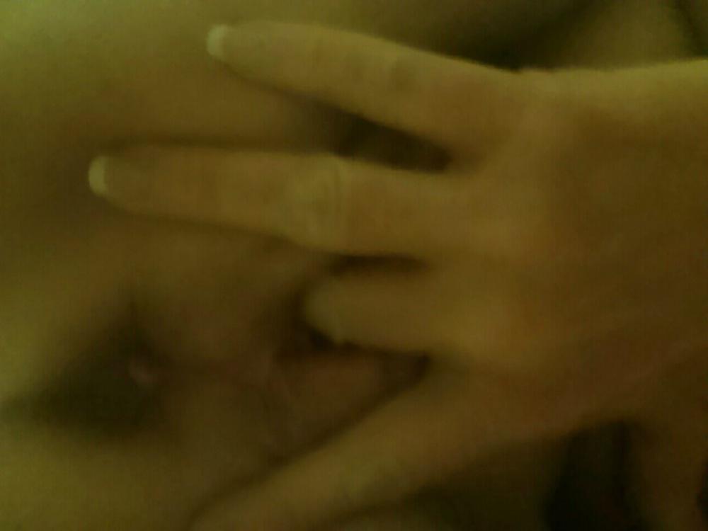11P Naked nude slut with vibrator in my pussy self shot whore 