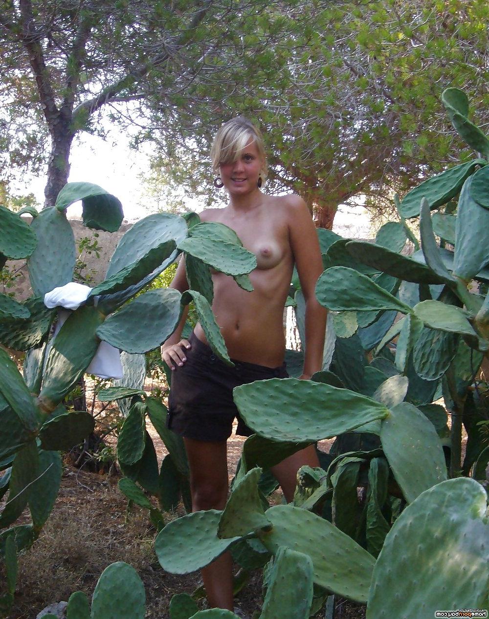 20P Russian amateur GF nude pics