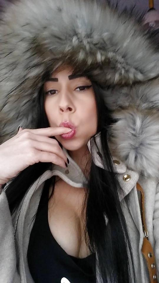 25P Bulgarian girl: Emanuela