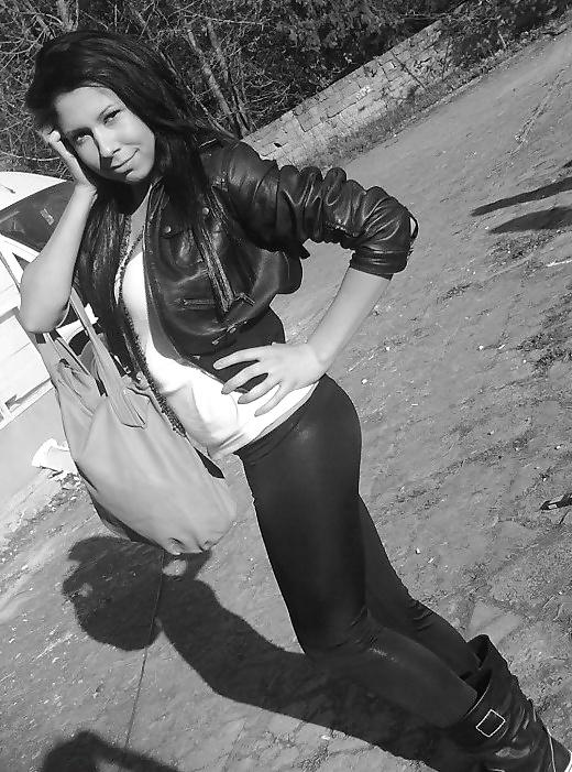 25P Bulgarian girl: Emanuela