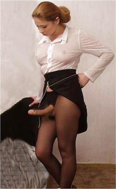 25P Femdom Strapon posing