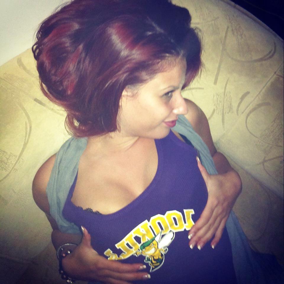 24P Bulgarian R&B Singer : Ren