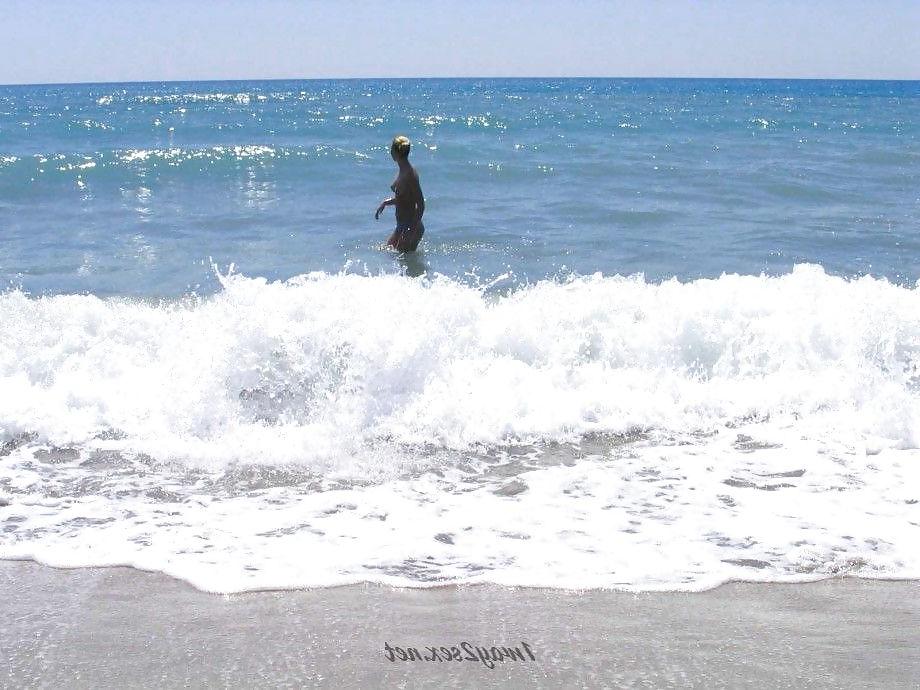 25P Vera nude at turkish beach