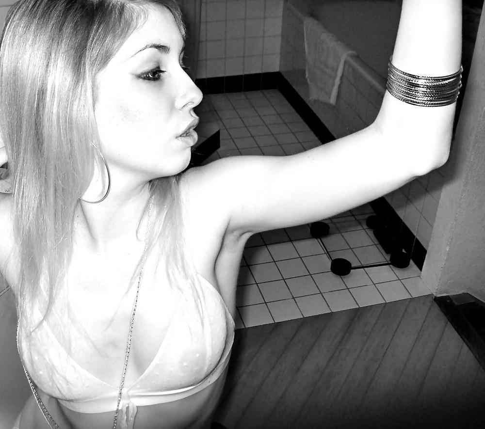 25P Hot Blond Teen Girl