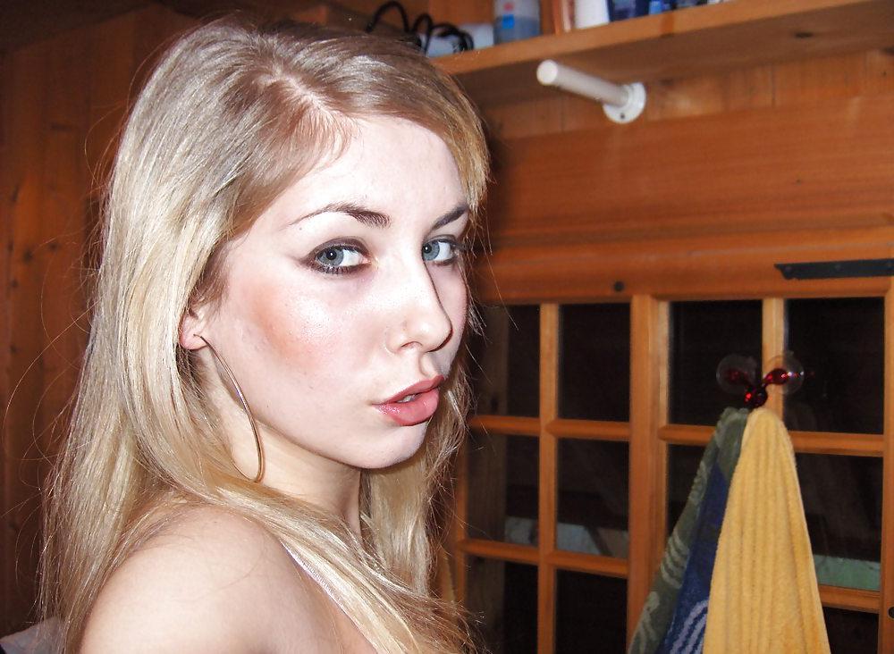 25P Hot Blond Teen Girl