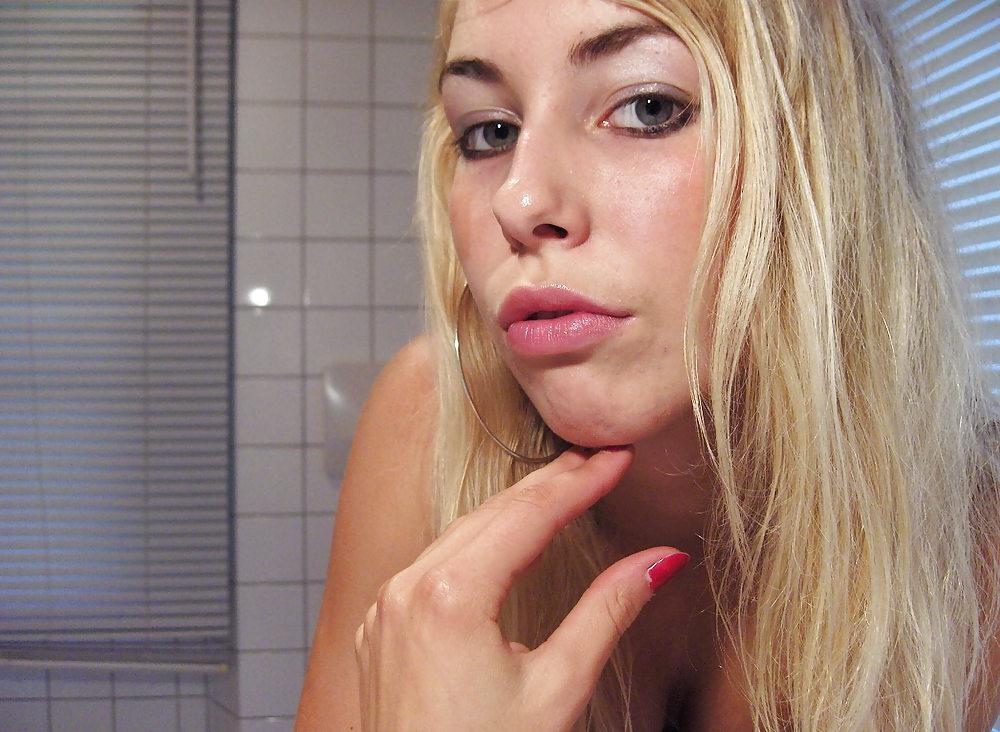 25P Hot Blond Teen Girl
