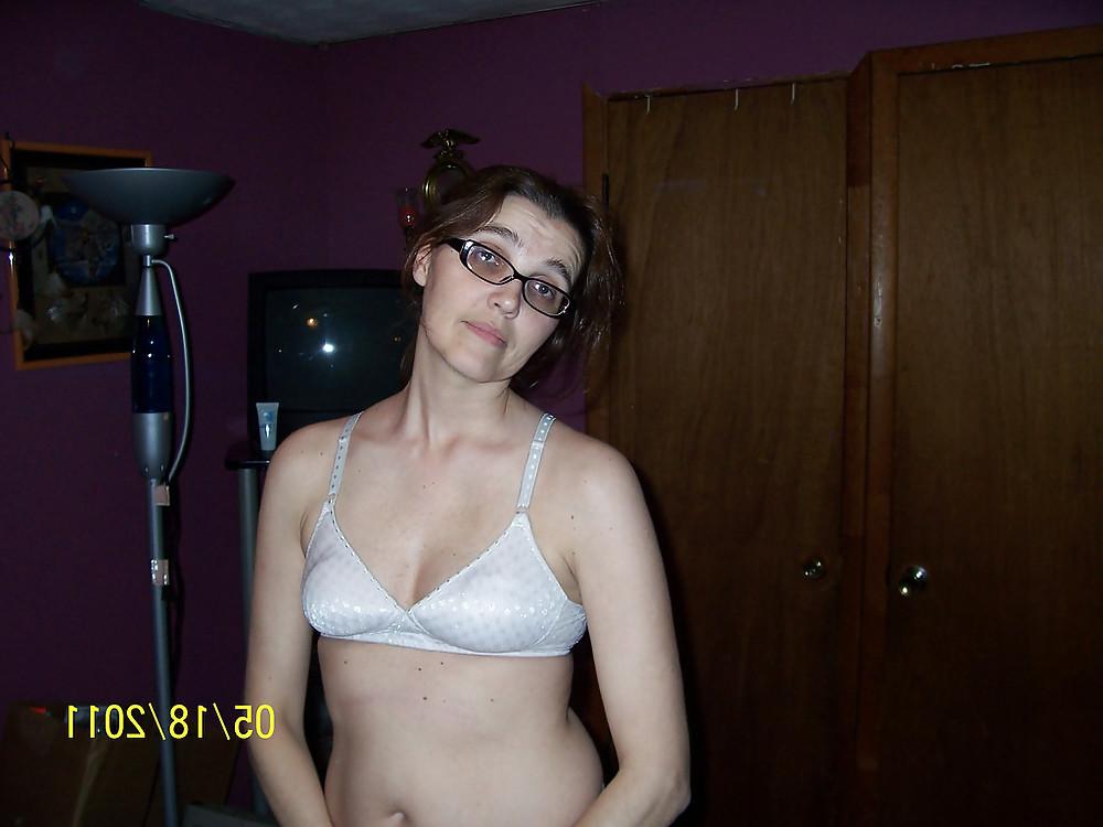 25P SHOW YOUR WIFE - HAIRY WIFE