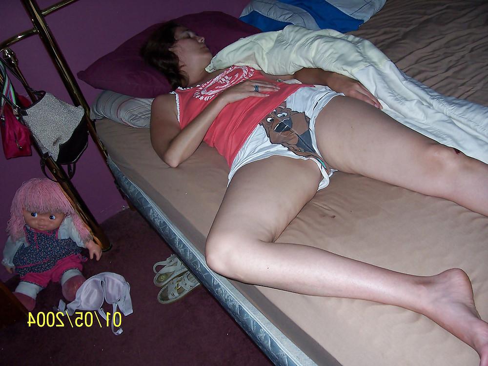 25P SHOW YOUR WIFE - HAIRY WIFE