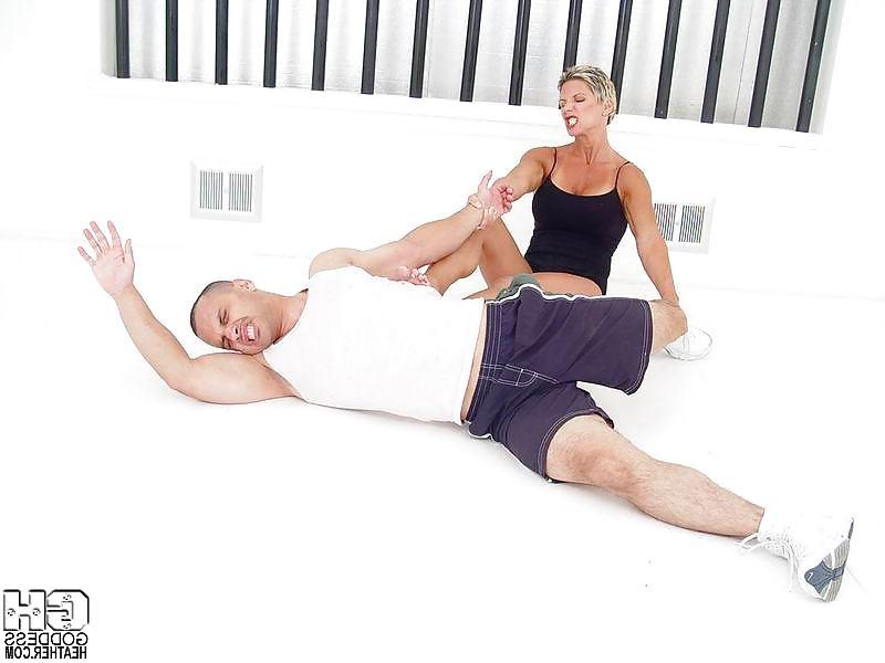 25P Muscle bitch femdom  with POWER