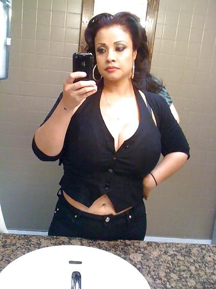 14P Huge tit latina milf