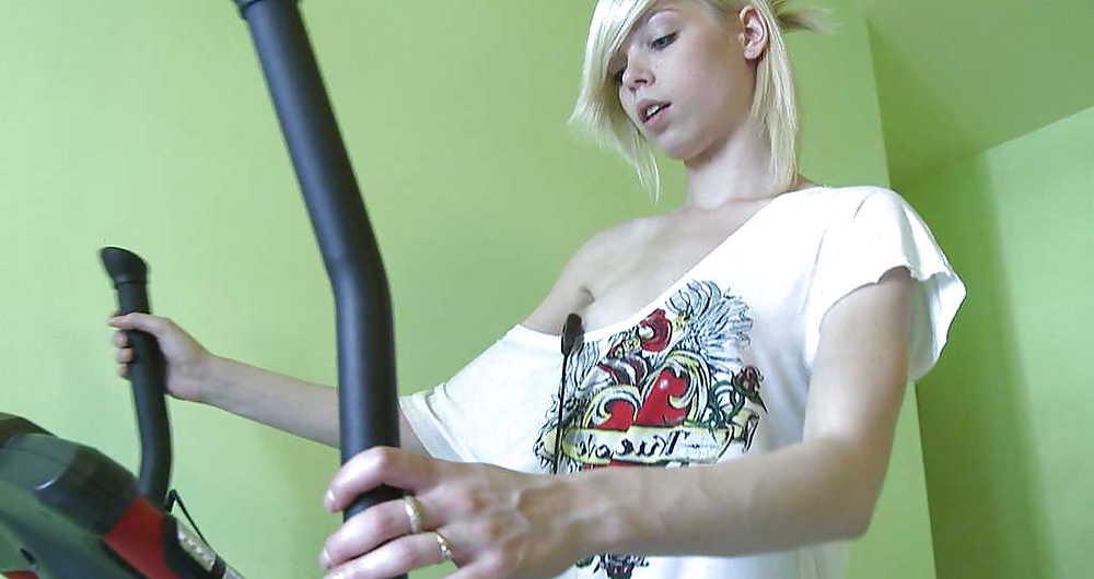 15P Two teen in the gym - N. C. 