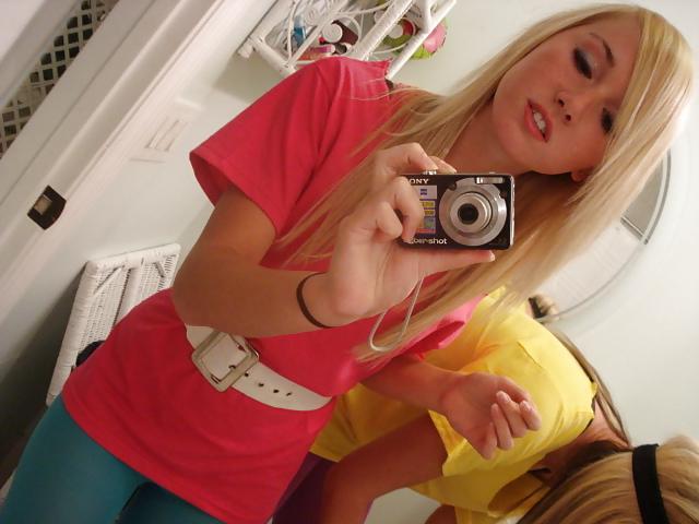 25P Blond Teen Girl with amazing body Selfshot 2of3