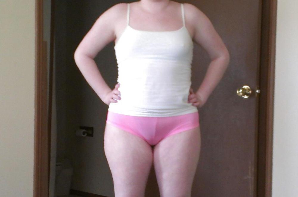 15P Teen gf's ass in pink booty shorts