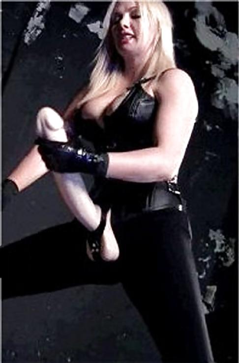 25P Femdom Strapon (8)