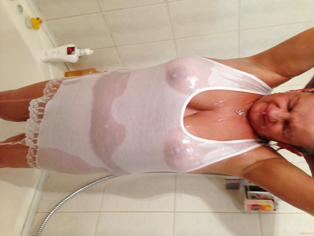 25P Wet tshirt