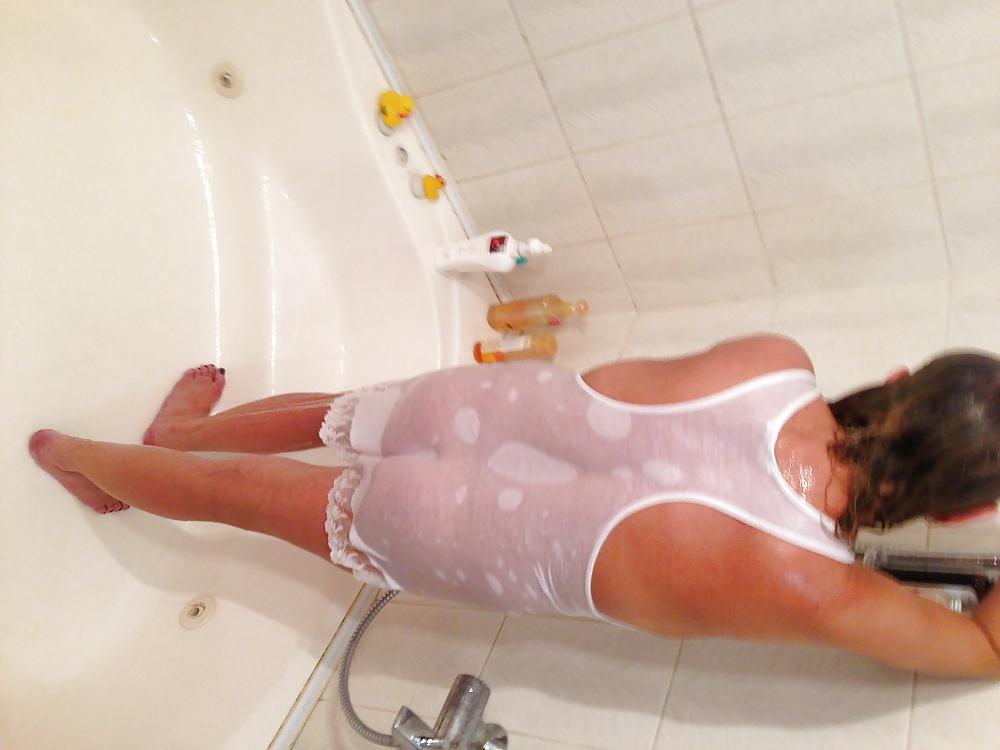 25P Wet tshirt