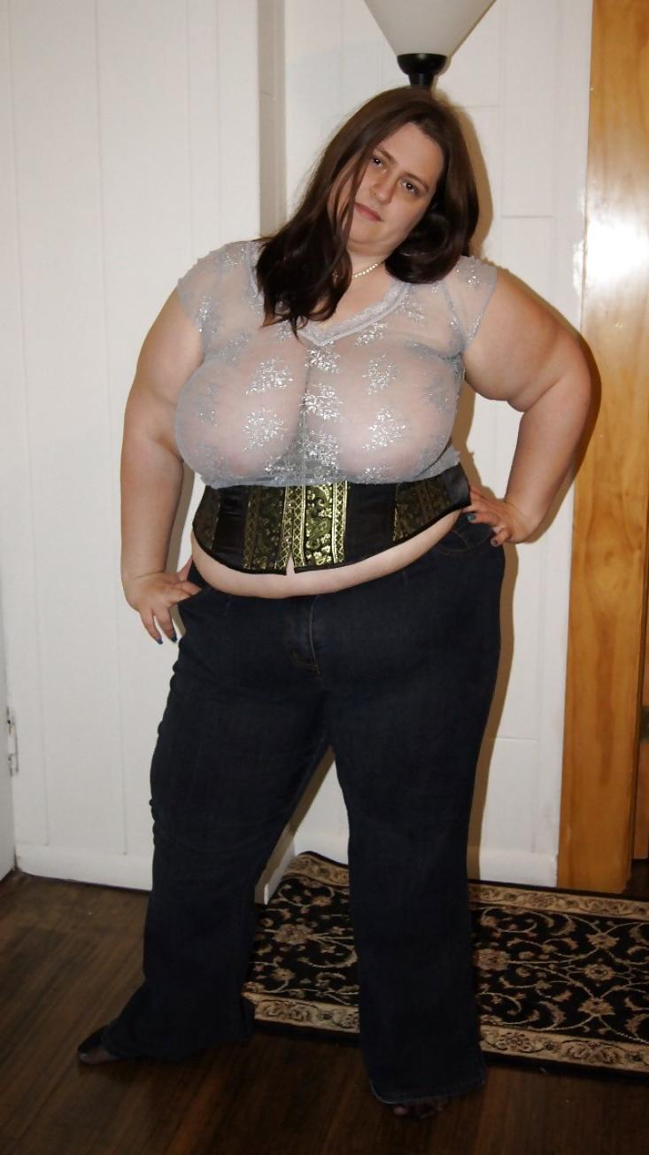 20P Pull down your shirt 32.
