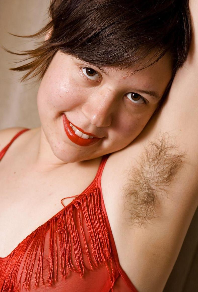 25P Girls with hairy, unshaven armpits C