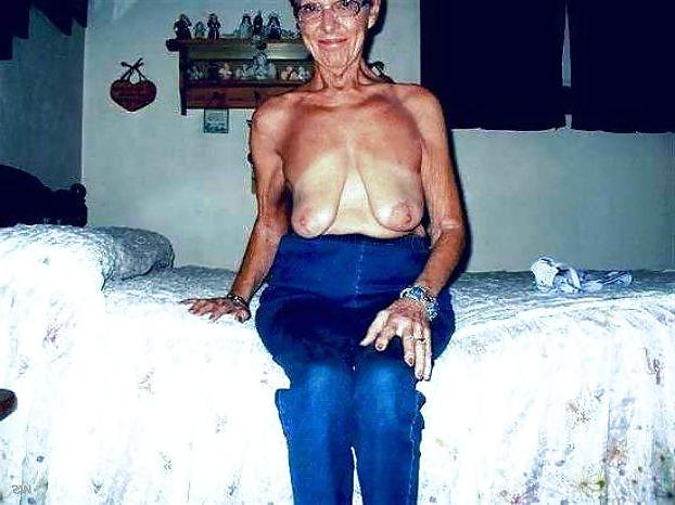 20P Saggy tits 44.