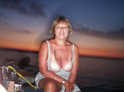 20P Saggy tits 44.