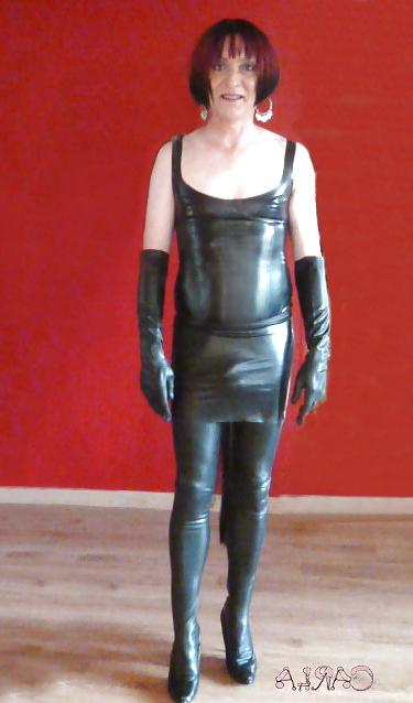 8P Latex sissy slut