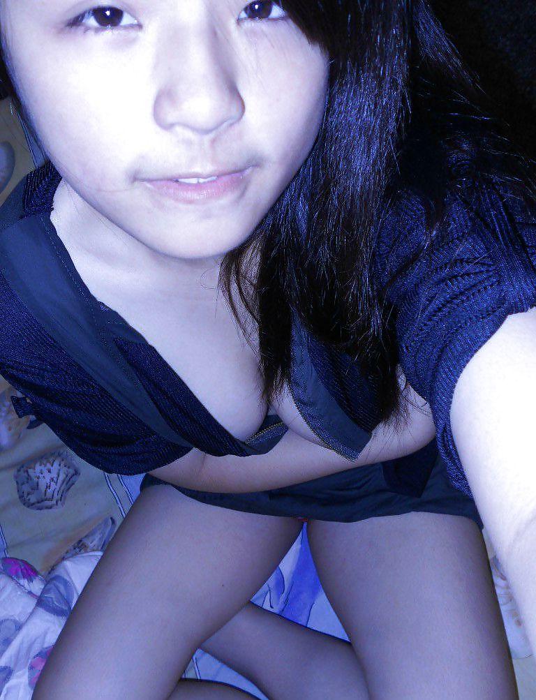 23P Taiwanese School girl naked