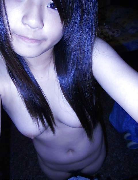23P Taiwanese School girl naked
