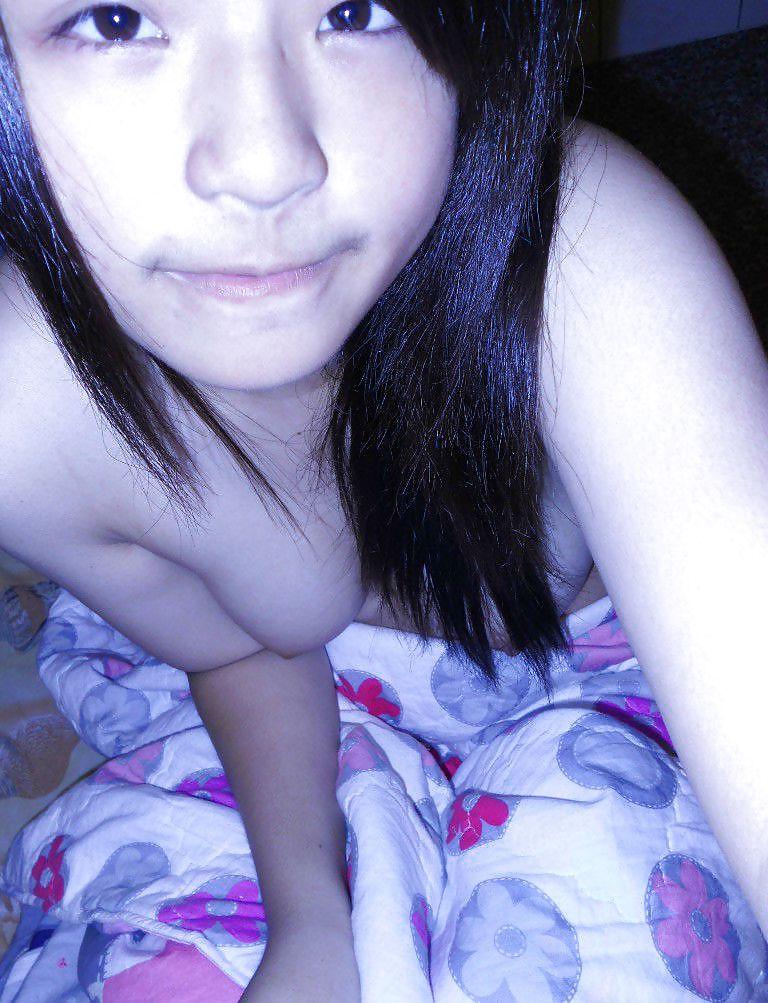 23P Taiwanese School girl naked