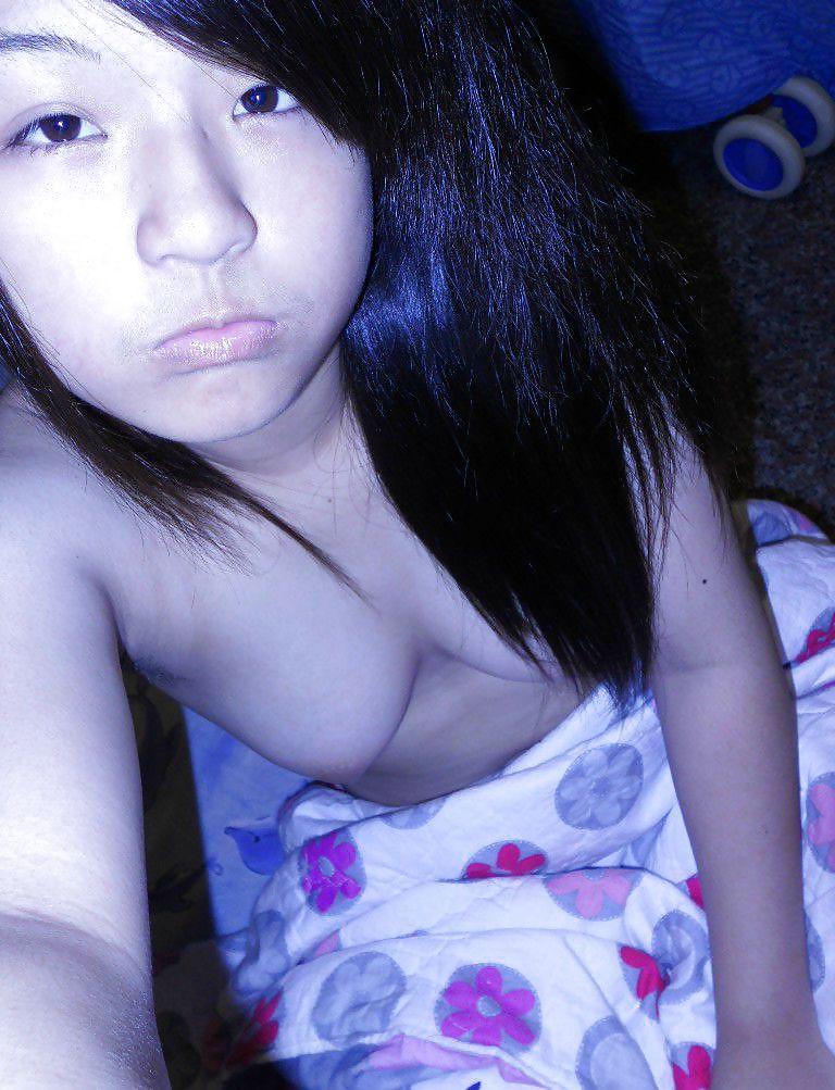 23P Taiwanese School girl naked