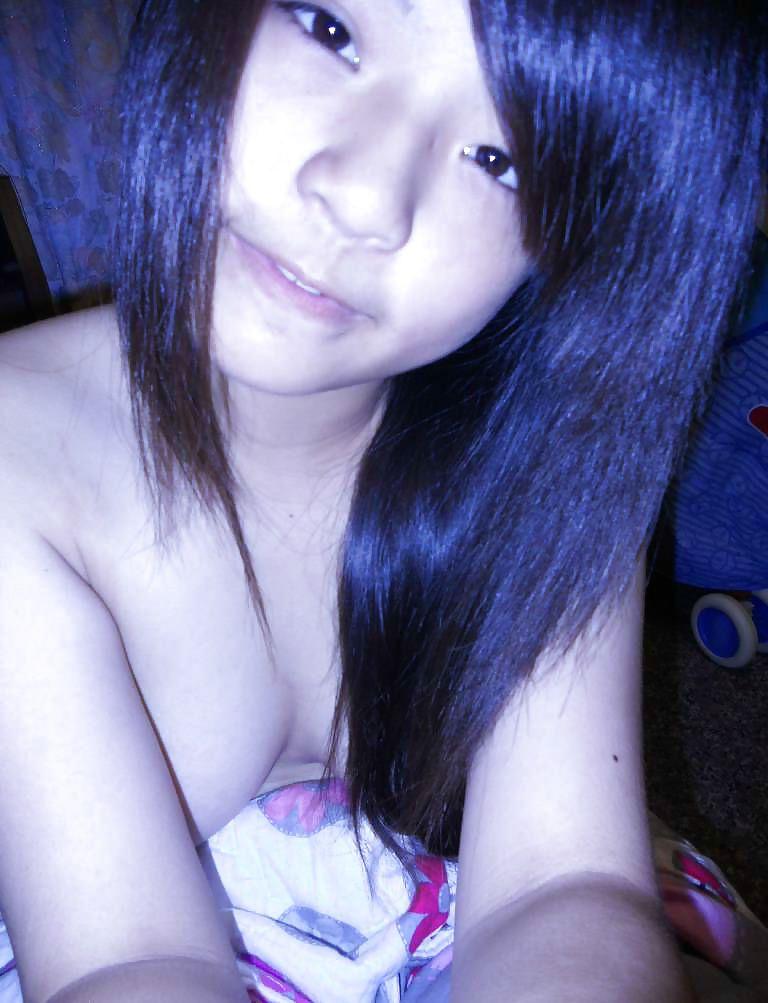 23P Taiwanese School girl naked