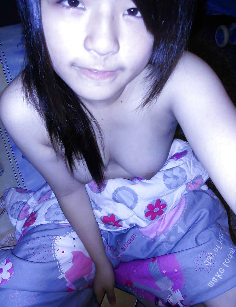23P Taiwanese School girl naked