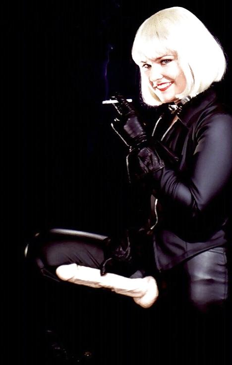 25P Femdom Strapon  Posing (5)