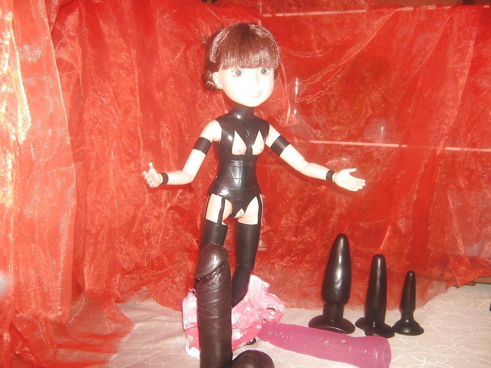 25P Katy Goes Latex