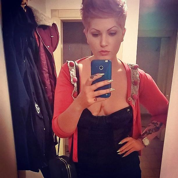25P Bulgarian Lesb and Bi