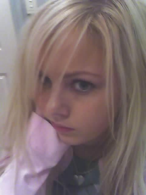 13P Blonde Webcam Babe