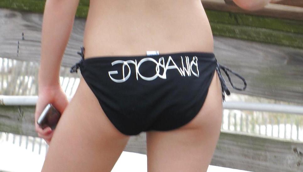 12P Candid Teen Blonde Bikini