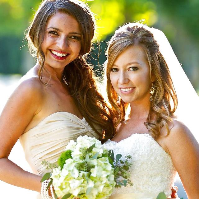 25P Women in Wedding Dresses - Frauen in Brautkleidern