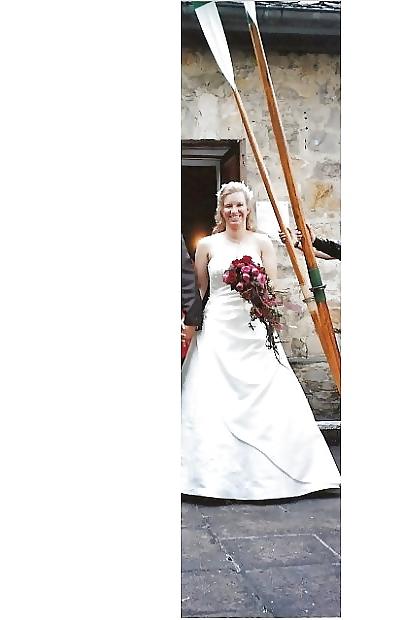25P Women in Wedding Dresses - Frauen in Brautkleidern