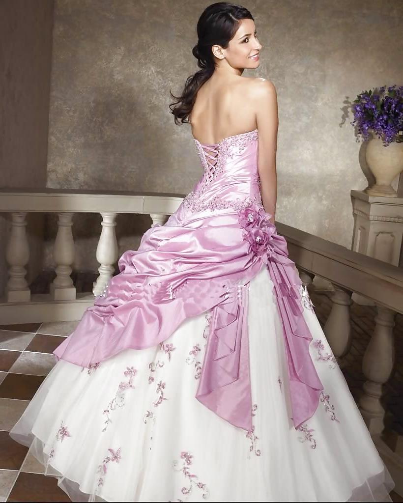 25P Women in Wedding Dresses - Frauen in Brautkleidern