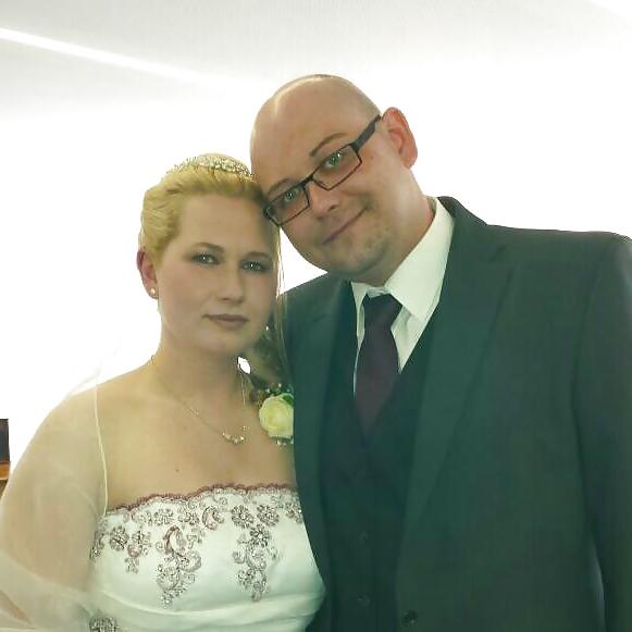 25P Women in Wedding Dresses - Frauen in Brautkleidern