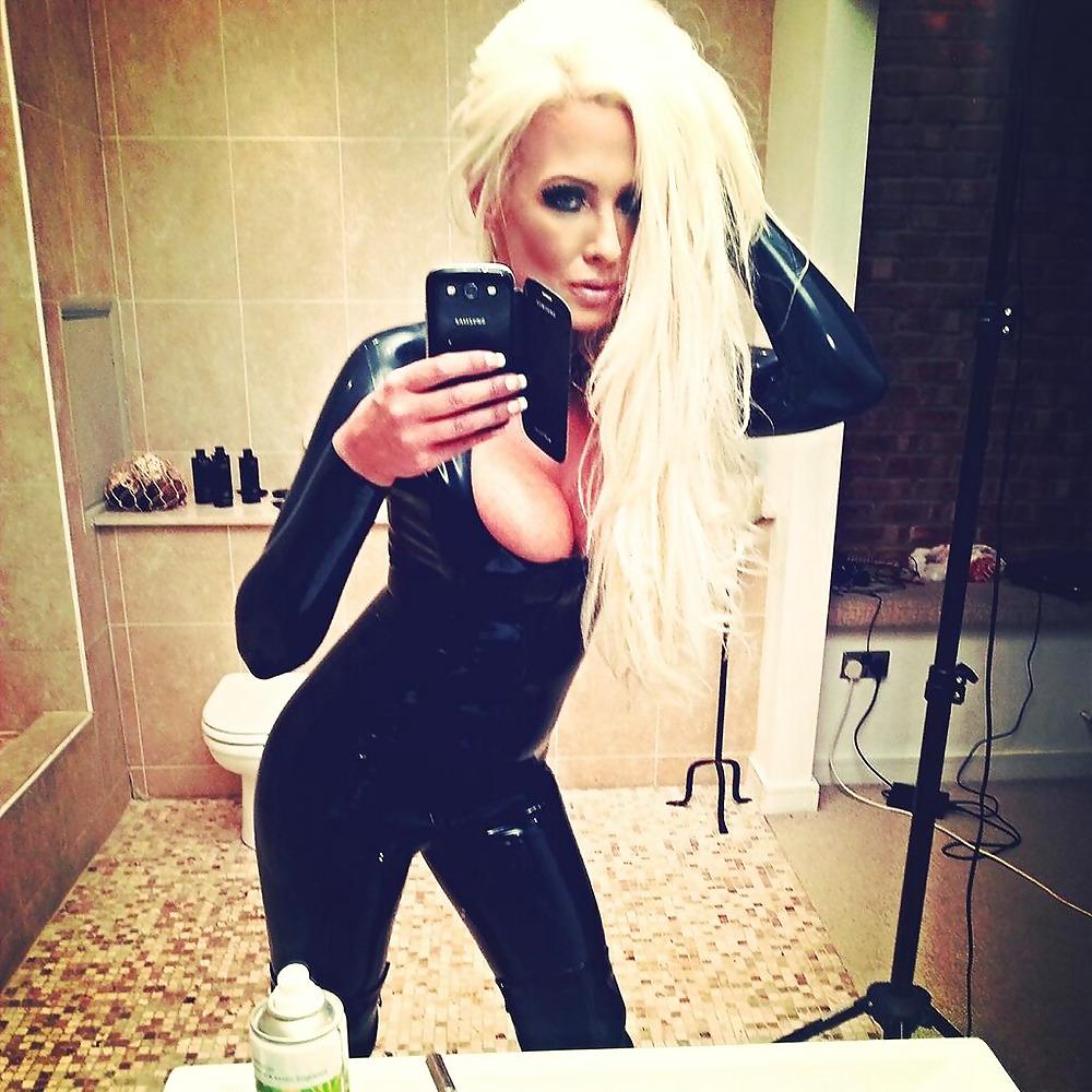 25P Sexy Women in Latex #3