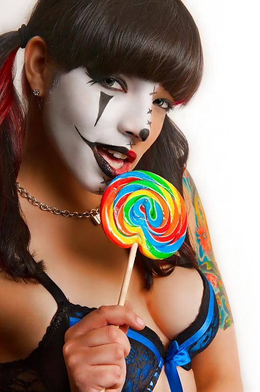 9P Clown Love.