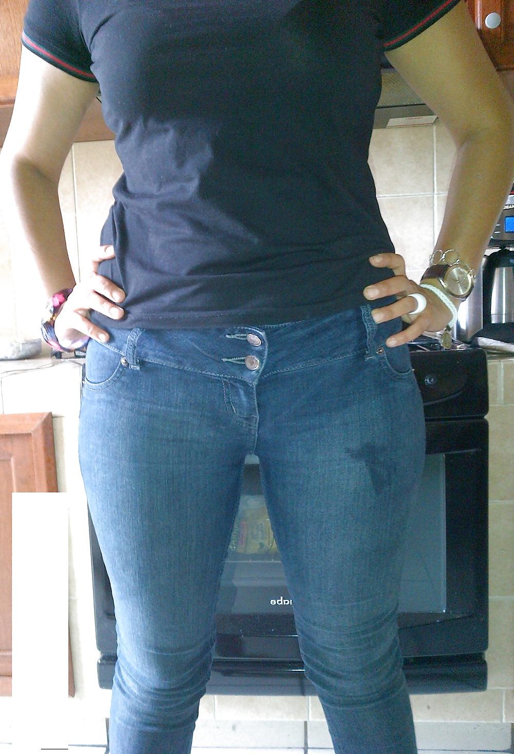 21P Latina showing off