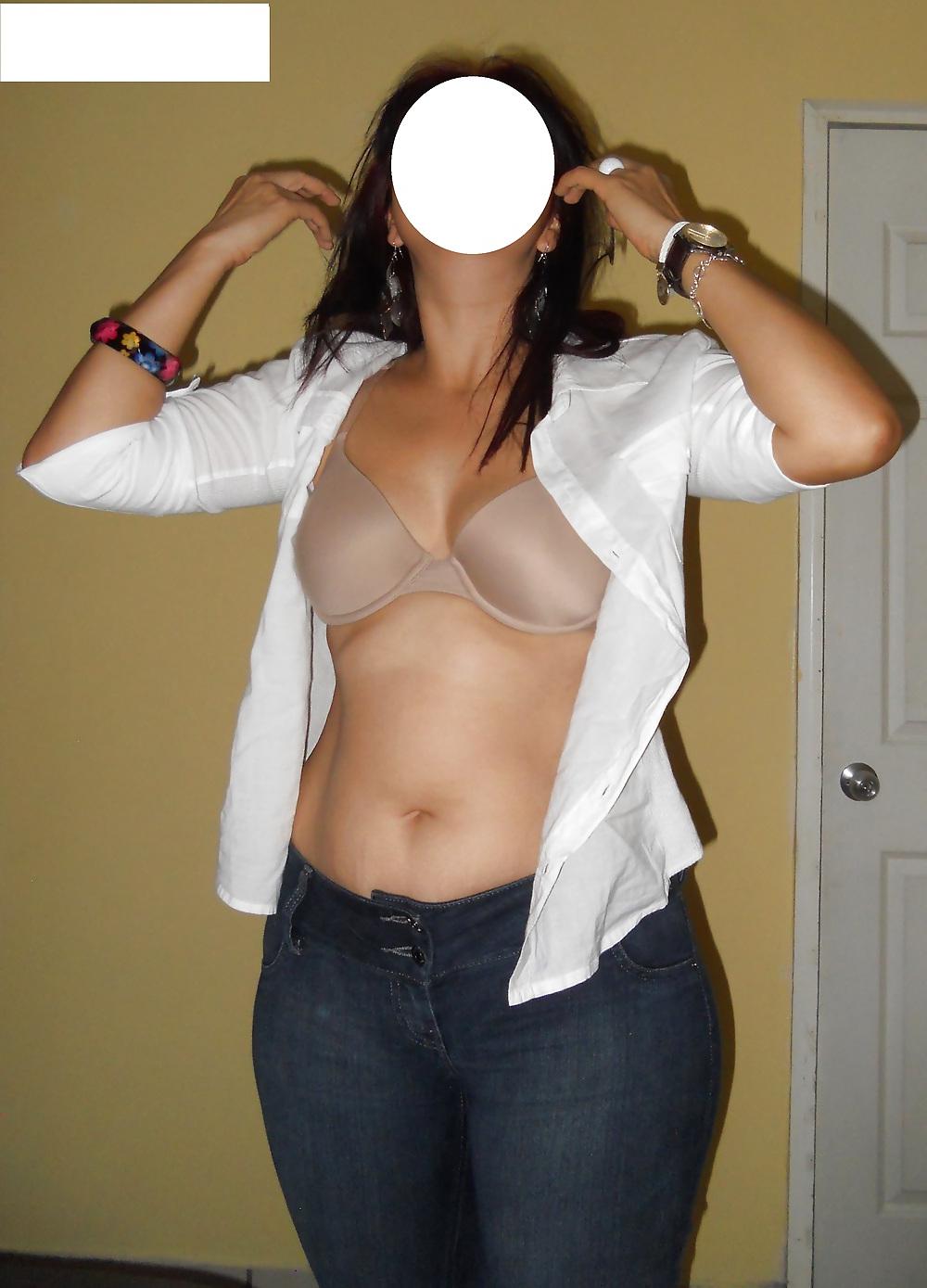 21P Latina showing off