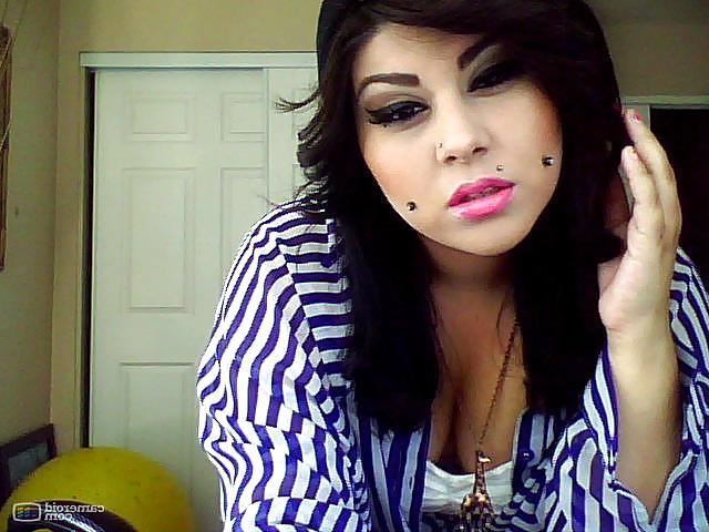 18P Thick tattooed Latina