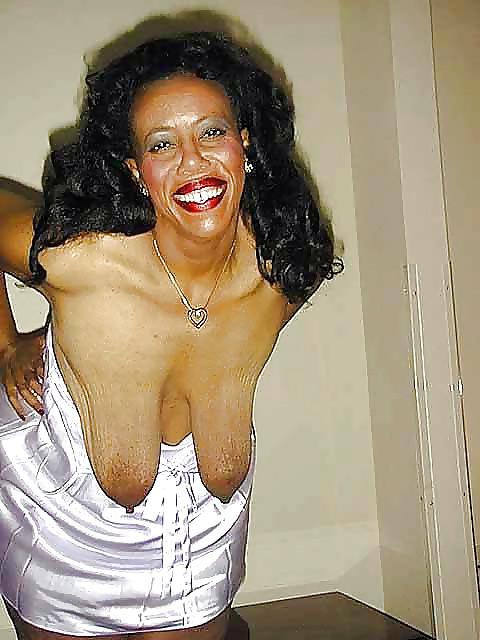 25P Les salopes ( hanger,saggy )